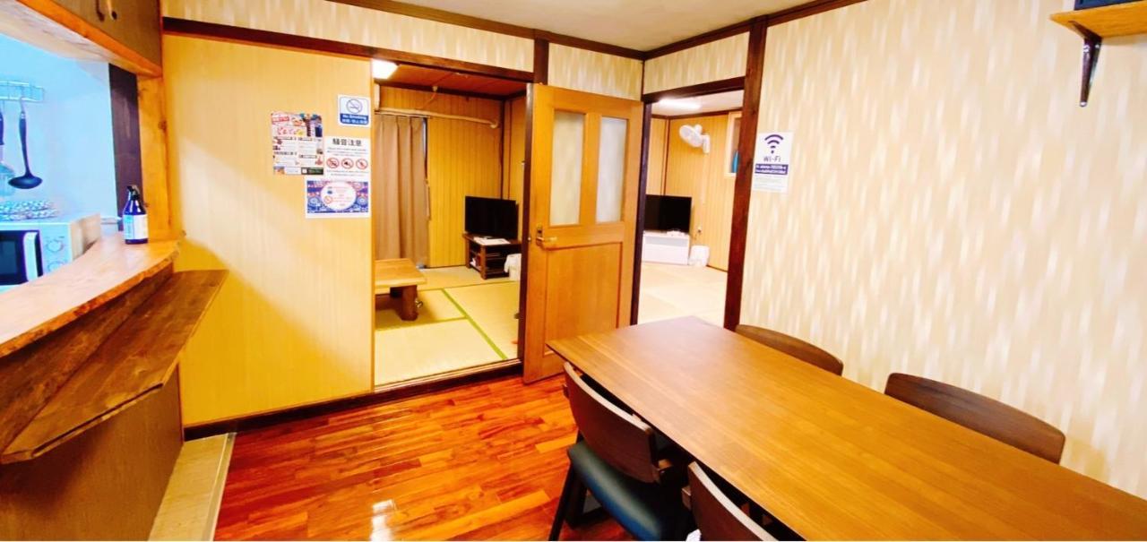 Okinawa Naha Jinjin -沖縄伝統体験型宿じんじん- Екстер'єр фото